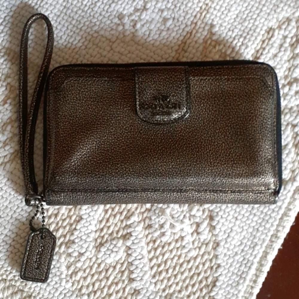 Nice Wristlet NWOT